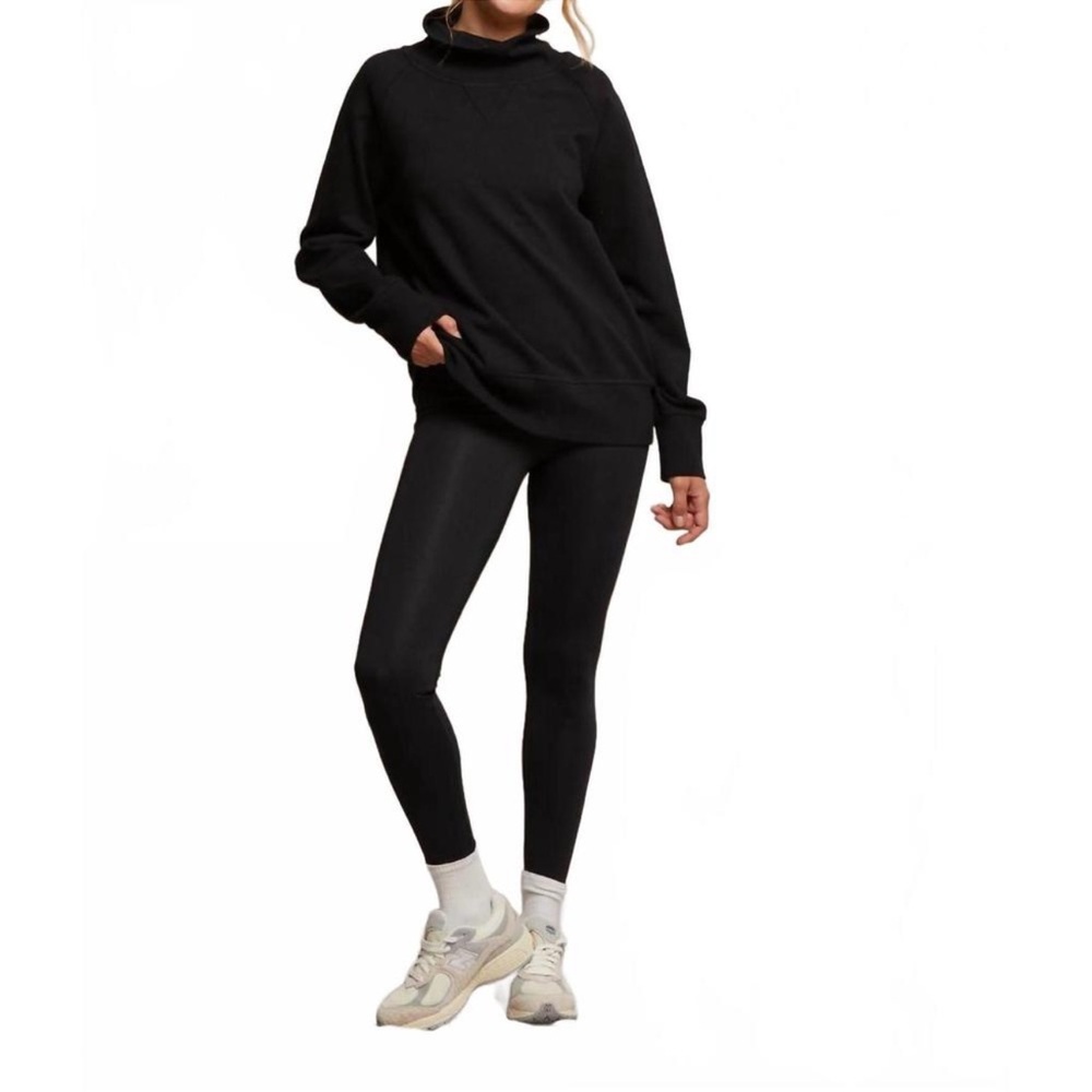 Perfectwhitetee Faris Fleece Oversized Black Turtleneck NWT